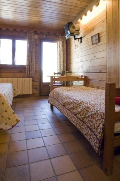Bed and Breakfast Niu Dels Falcons La Molina  Zimmer foto